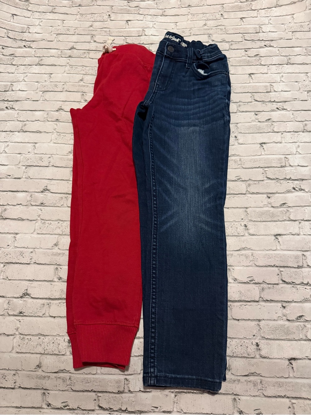 Place Kids Red Joggers Sweats & Cat & Jack Dark Blue Jeans Size 8